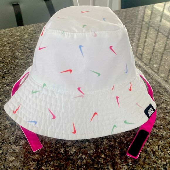 NIKE White LOGO Swoosh Bucket Hat with Strap reversible - Picture 1 of 5